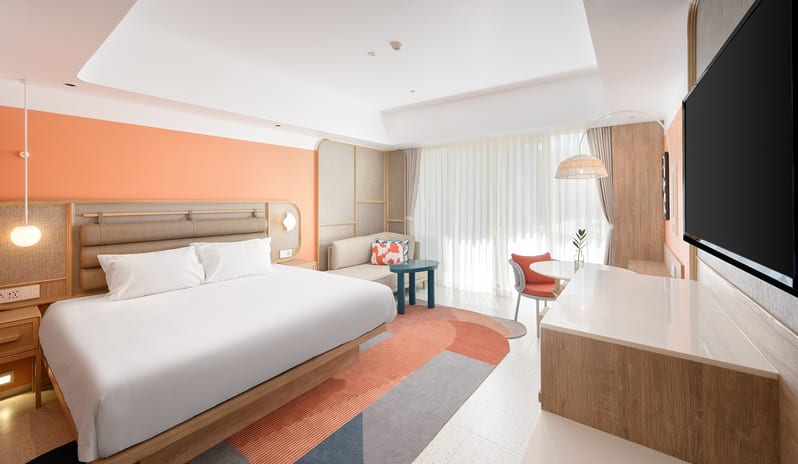 07 Deluxe Pool View 01